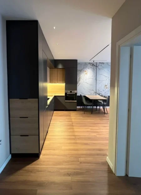 Tirane, shitet apartament 1+1 Kati 7, 180.000 € 