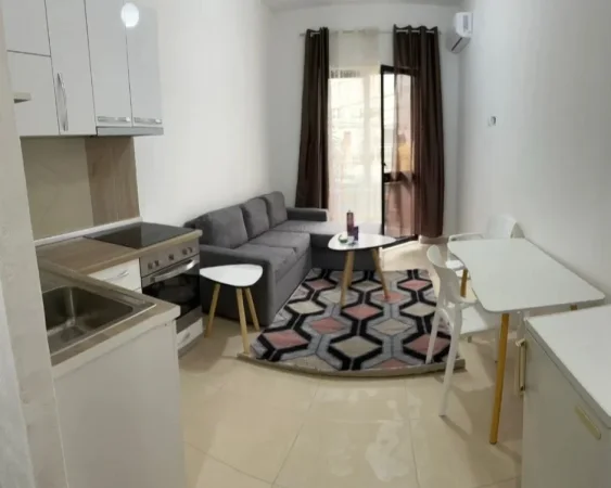 Tirane, jepet me qera apartament 1+1+Aneks+Ballkon Kati 1, 45 m² 300 € (rezidenca kodra e diellit)