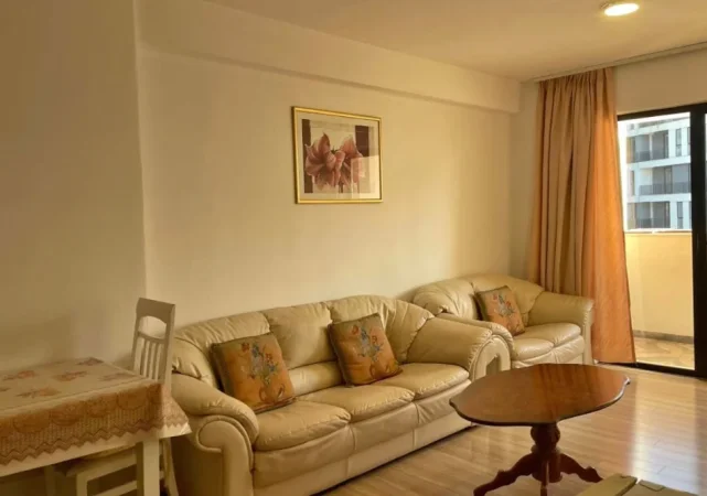 Tirane, shitet apartament 3+1 Kati 6, 126 m² 200.000 € (rruga 5 maj)
