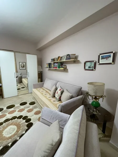 Tirane, jepet me qera apartament 2+1+Aneks+Ballkon Kati 4, 116 m² 700 €