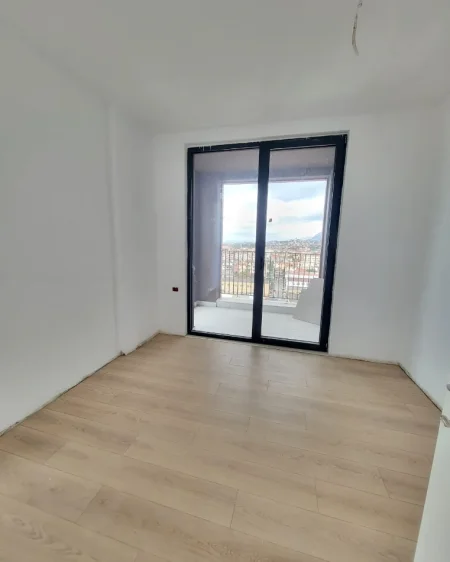 Tirane, shitet apartament 1+1+Ballkon Kati 9, 75 m² 120.000 € (Bulevardit të Ri)