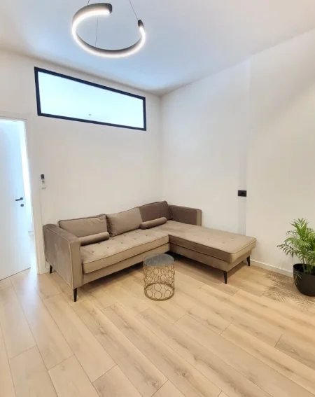 Tirane, shitet apartament 1+1 Kati 6, 65 m² (bulevardi ri)