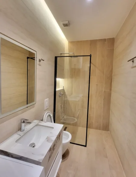 Tirane, shitet apartament 1+1 Kati 6, 65 m² (bulevardi ri)