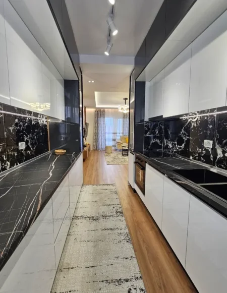 Tirane, shitet apartament 2+1 Kati 3, 116 m² 265.000 € (pallati me shigjeta)