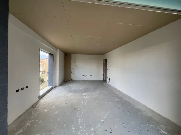 Tirane, shitet apartament 1+1 Kati 3, 70 m² 110.000 € (PORCELAN)