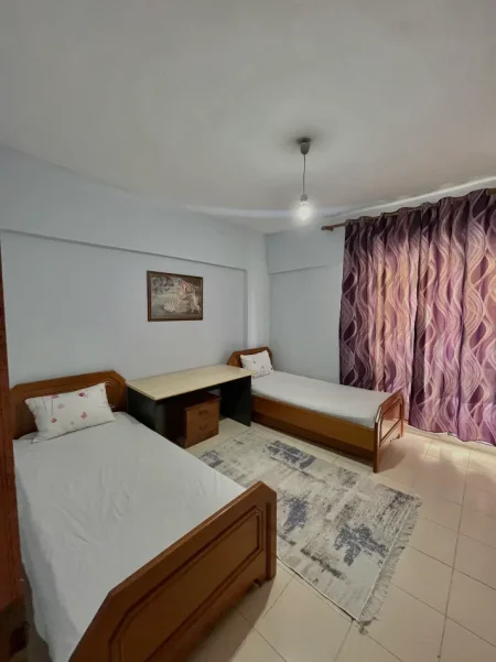 Tirane, jepet me qera apartament 2+1+Ballkon Kati 5, 96 m² 800 € 