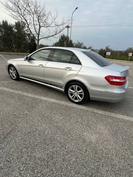 Fier, shes makine E 220cdi automat Nafte, gri metalizato automatik Klima 240.000 km 6.200 €