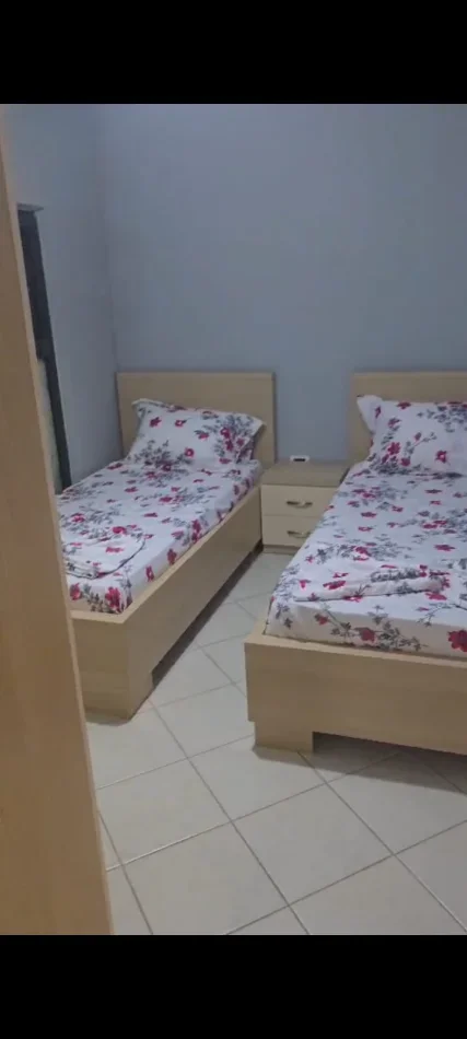 Tirane, jepet me qera apartament 2+1+Ballkon Kati 6, 600 € 