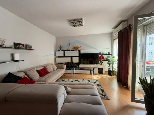 Tirane, shitet apartament 2+1+Ballkon Kati 2, 105 m² 300.000 € (Parku)