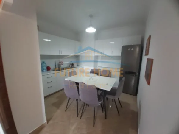 Tirane, jepet me qera apartament 2+1+Ballkon Kati 6, 100 m² 630 € (Ali Demi)