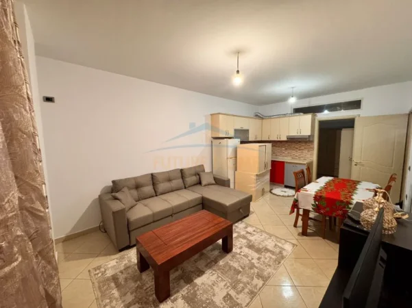 Tirane, jepet me qera apartament 2+1+Ballkon Kati 5, 102 m² 530 € (Unaza e Re)