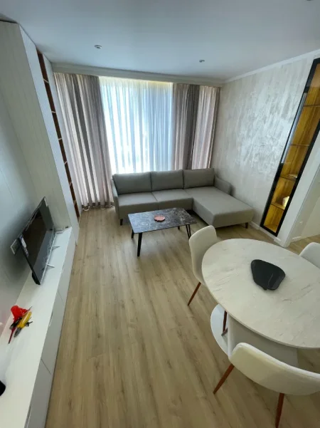 Tirane, jepet me qera apartament 1+1 Kati 2, 60 m² 600 € (Rr. Karl Gega)