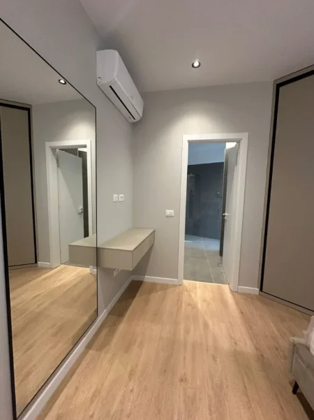 Tirane, jepet me qera Vile 3+1 Kati 2, 500 m² 4.500 € (Green Valley)