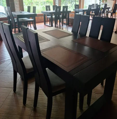 Durres, shes OKAZION. PËR RESTORANTE SHITEN 25 SETE TAVOLINA DRURI NGRËNIE + NGA 4 KARRIKE - ZONA PRANË QERRETIT, KAVAJË - DURRËS. 190 €