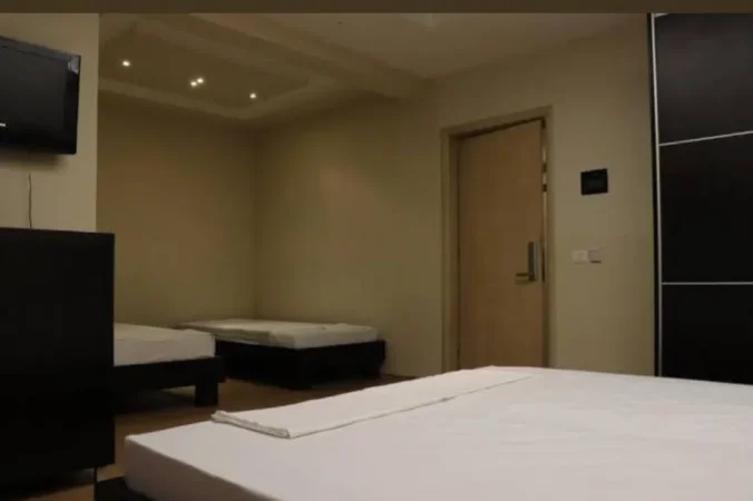 Durres, shes OKAZION. SHITEN MOBILJE PËR DHOMA HOTELI, 38 DHOMA ( SHITEN DHE PËR DISA DHOMA ) PLAZH - QERRET. 230 €