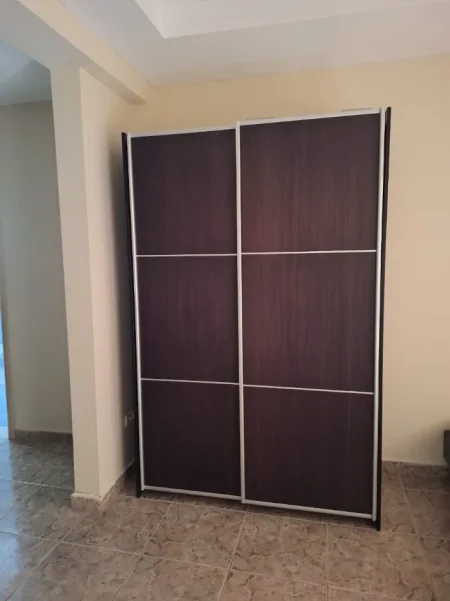 Durres, shes OKAZION. SHITEN MOBILJE PËR DHOMA HOTELI, 38 DHOMA ( SHITEN DHE PËR DISA DHOMA ) PLAZH - QERRET. 230 €