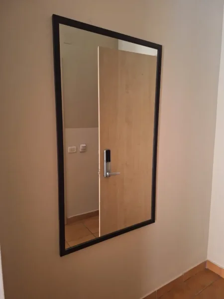 Durres, shes OKAZION. SHITEN MOBILJE PËR DHOMA HOTELI, 38 DHOMA ( SHITEN DHE PËR DISA DHOMA ) PLAZH - QERRET. 230 €