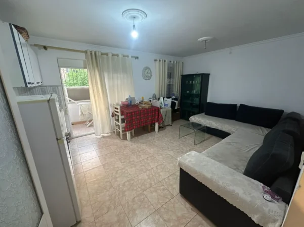 Tirane, jepet me qera apartament 1+1+Ballkon Kati 1, 60 m² 400 € (Ish Restorant Durresi)