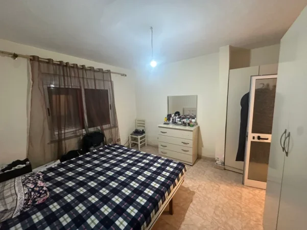 Tirane, jepet me qera apartament 1+1+Ballkon Kati 1, 60 m² 400 € (Ish Restorant Durresi)