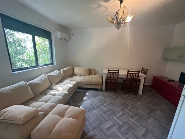 Tirane, shitet apartament 1+1+Ballkon Kati 2, 59 m² 125.000 € (Rruga Irfan Tomini)