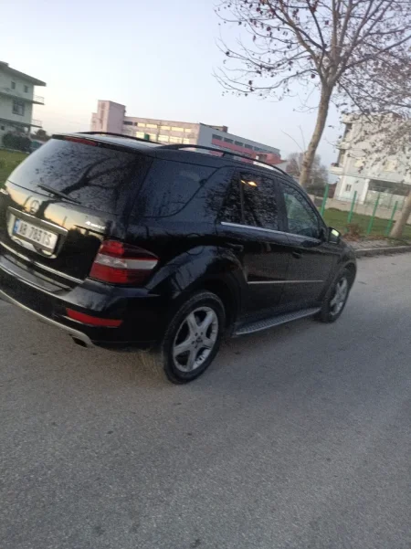 SUV Mercedes Benzin+Gaz, e zeze automatik 5.000 €