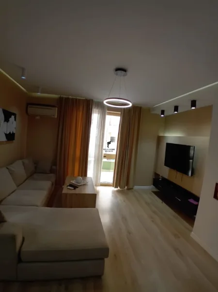Tirane, jepet me qera apartament 1+1 Kati 2, 73 m² 700 € (RRUGA E KAVAJES)