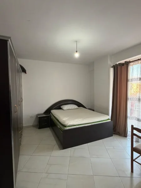 Tirane, jepet me qera apartament 2+1 Kati 5, 89 m² 400 € (Rruga Tom Plezha)