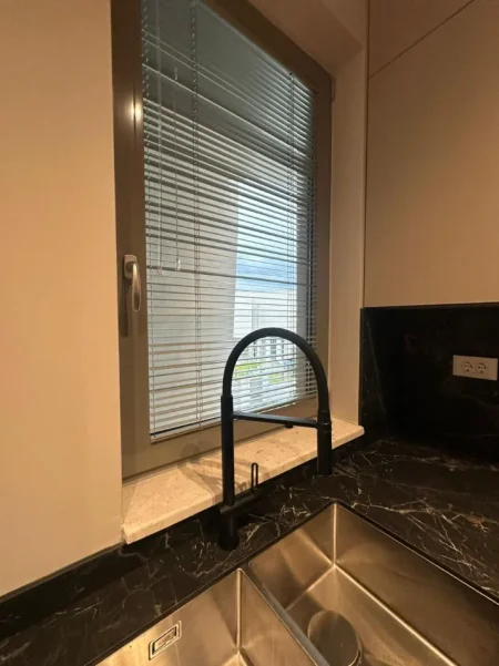 Tirane, jepet me qera Vile 4+1 Kati 0, 450 m² 4.499 €