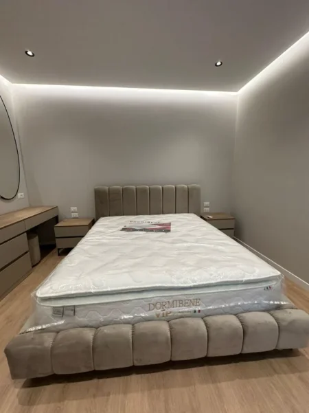 Tirane, jepet me qera Vile 4+1 , 250 m² 4.500 € 