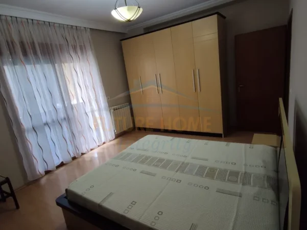 Tirane, jepet me qera apartament 1+1+Ballkon Kati 10, 70 m² 600 € (shkolla e baletit)