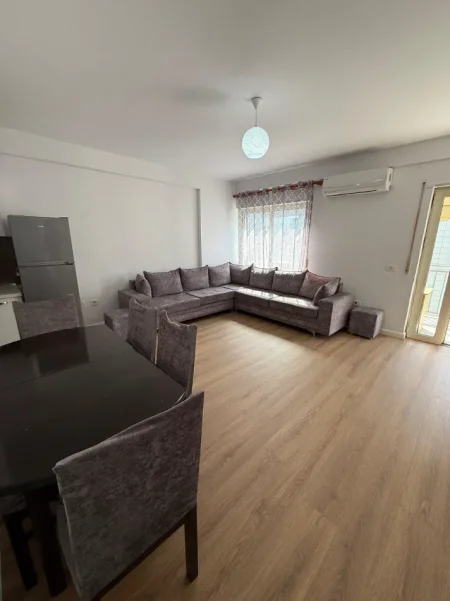 Tirane, jepet me qera apartament 1+1 , 72 m² 165.000 € (Rruga Ndre Mjeda pran Report Tv)