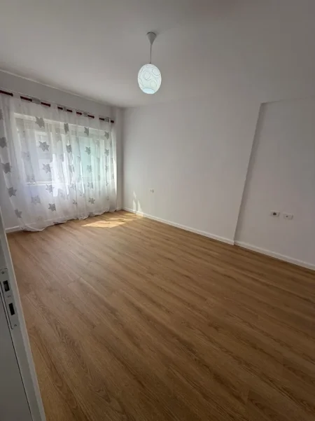 Tirane, jepet me qera apartament 1+1 , 72 m² 165.000 € (Rruga Ndre Mjeda pran Report Tv)