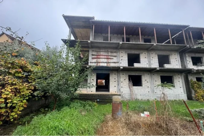 Tirane, shitet 3 Katshe , 534 m² 600.000 € (Rruga Jordan Misja)