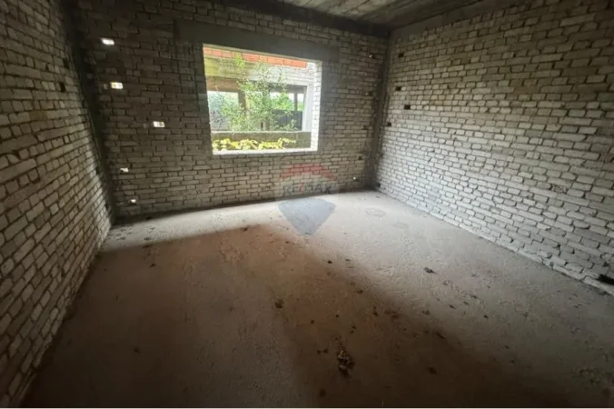 Tirane, shitet 3 Katshe , 534 m² 600.000 € (Rruga Jordan Misja)