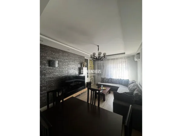 Tirane, jepet me qera apartament 1+1+Ballkon , 65 m² 450 € (Fresk)