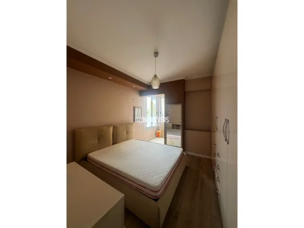 Tirane, jepet me qera apartament 1+1+Ballkon , 65 m² 450 € (Fresk)