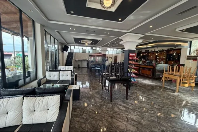 Tirane, shitet , 800.000 € (Vore)