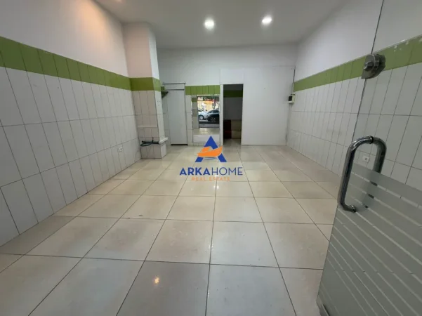 Tirane, shitet ambjent biznesi Kati 0, 50 m² 200.000 € 