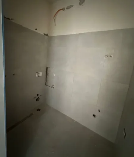 Tirane, shitet apartament 1+1 , 77 m² 122.560 € 