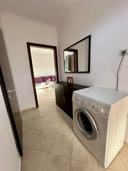 (KOMISIONI 0) Jepet me qera apartament 1+1+Ballkon+1 dhome gatimi ne Laprake 40,000 Leke/ Muaj