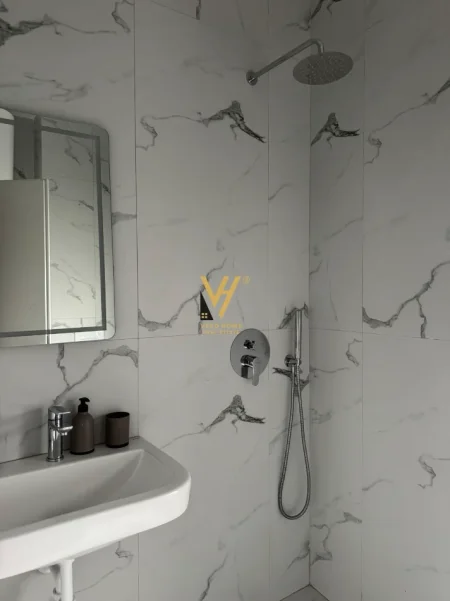 Tirane, jepet me qera garsonier Kati 8, 41 m² 440 € (ALI DEMI)