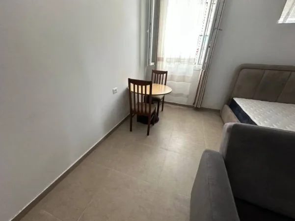Tirane, jepet me qera garsonier 1 Katshe Kati 1, 47 m² 321 € (rruga hamdi pepo)
