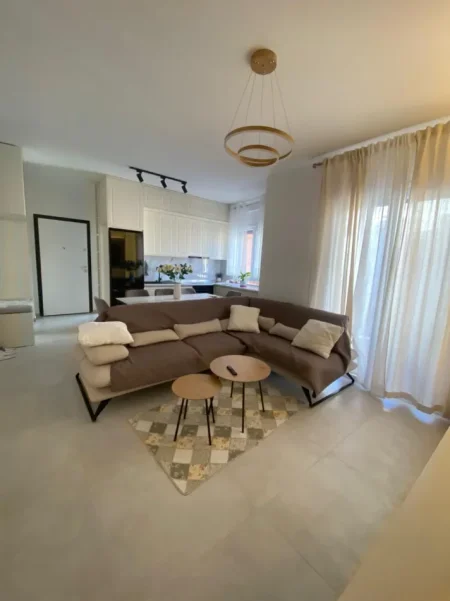 Tirane, jepet me qera apartament 2+1+Ballkon Kati 6, 97 m² 1.100 € (Pazari i Ri)