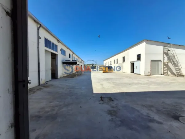 Tirane, jepet me qera ambjent biznesi , 1.550 m² (Vore)