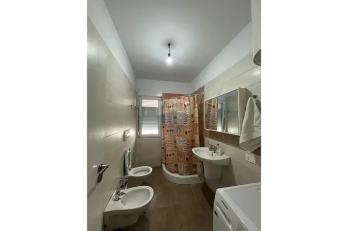 Tirane, jepet me qera apartament 1+1 Kati 7, 68 m² (Kompleksi Kontakt)