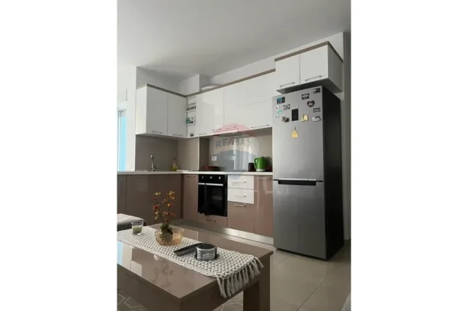 Tirane, jepet me qera apartament 1+1 Kati 7, 68 m² (Kompleksi Kontakt)