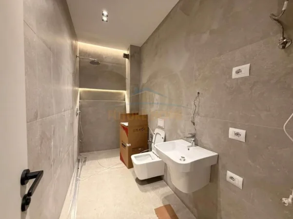 shitet apartament 1+1+Ballkon Kati 7, 64 m² 215.000 € (RRUGA E BARRIKADAVE)