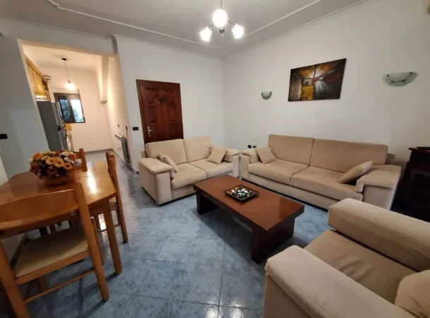 Tirane, jepet me qera apartament 2+1 , 80 m² 480 € (Pranë Bulevardit të Ri)