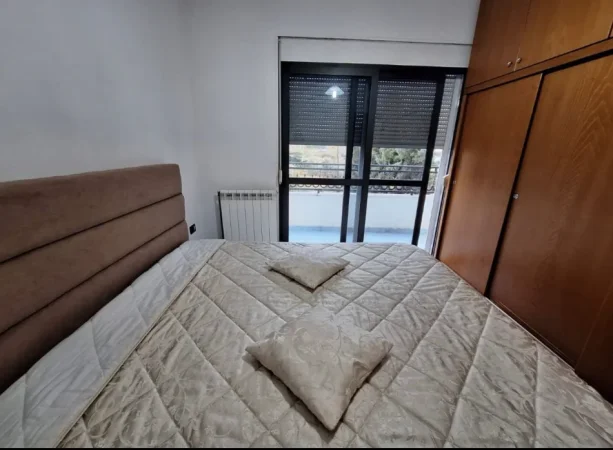 Tirane, jepet me qera apartament 2+1+Ballkon Kati 1, 70 m² 480 € (Bulevardi i Ri)