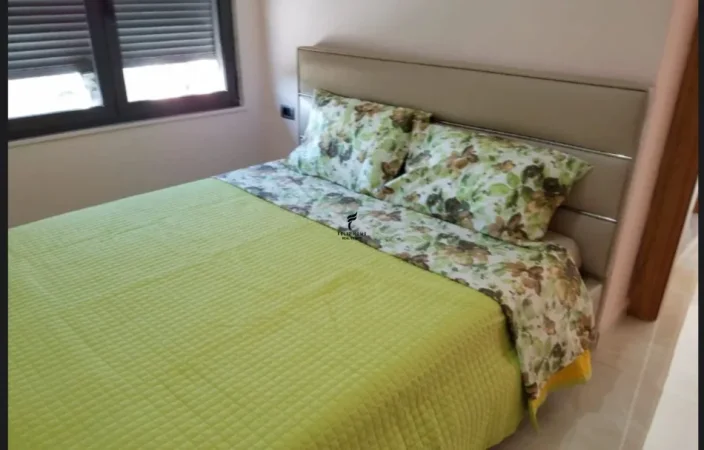 Tirane, jepet me qera apartament 1+1 Kati 9, 65 m² 600 € (MYSLYM SHYRI)